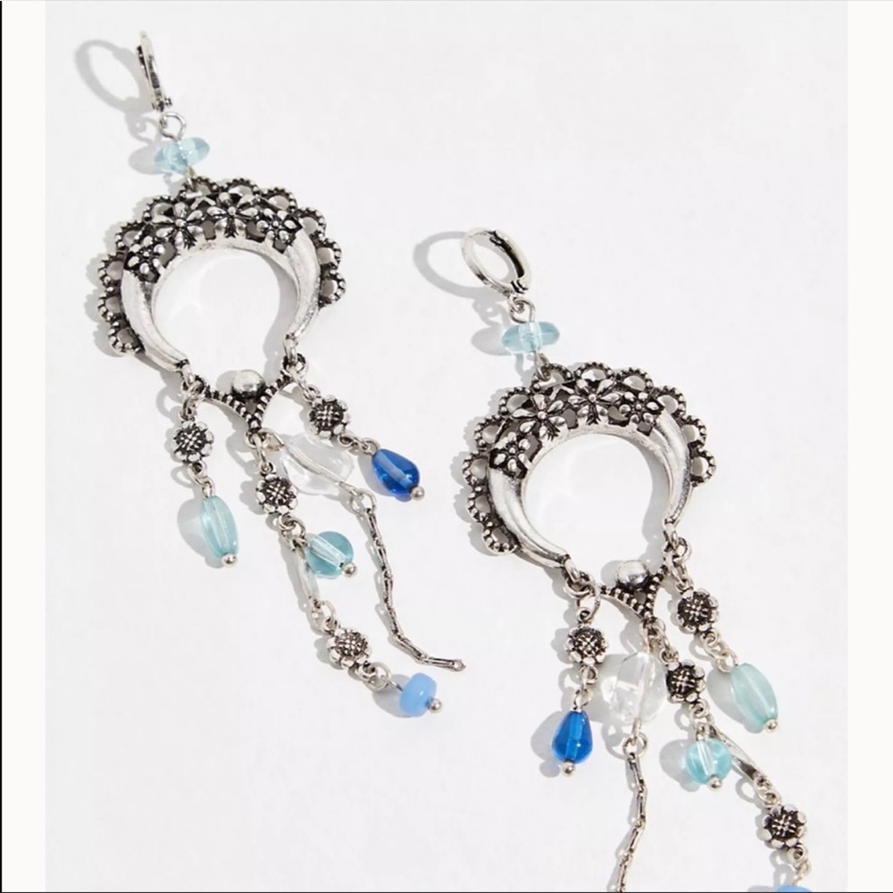 Free people Monty bangle earring size 3”